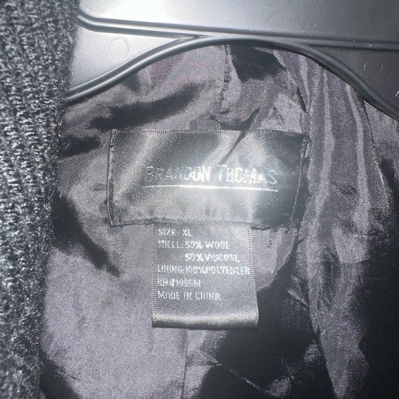 Black Short Waist Pea Coat Size XL With Button Closure - Picture 4 of 4